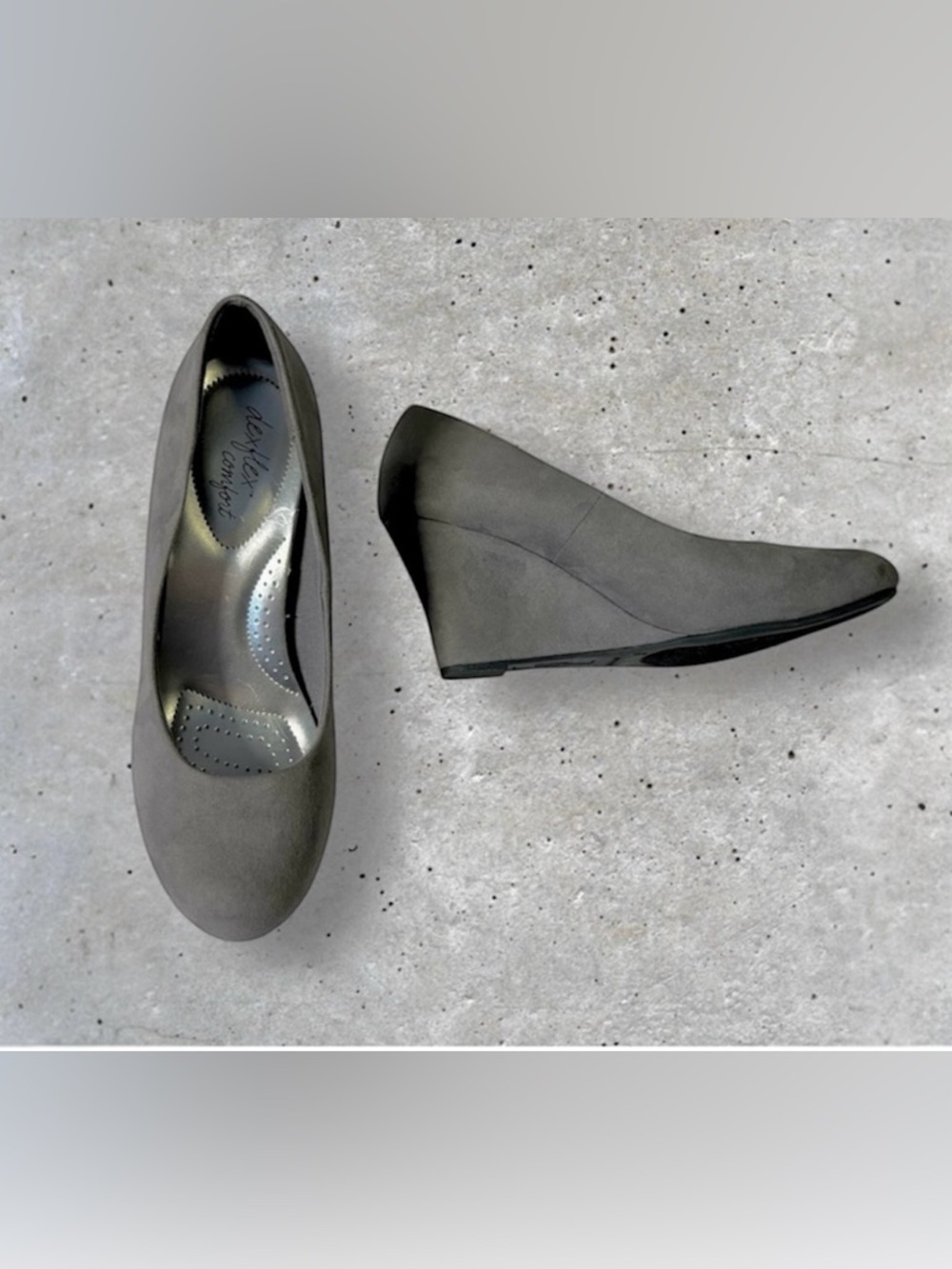 Dexflex Comfort Faux Suede Gray Wedge Heels. Size 8 - Picture 2 of 12